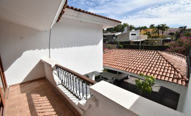 Se Renta casa en Colinas de San Javier
