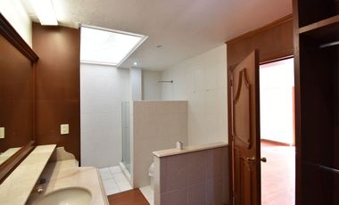 Se Renta casa en Colinas de San Javier