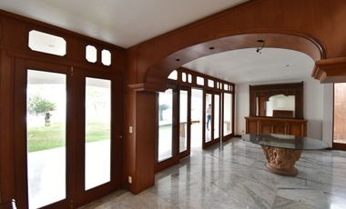 Se Renta casa en Colinas de San Javier