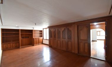 Se Renta casa en Colinas de San Javier