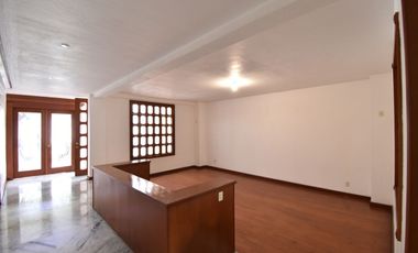 Se Renta casa en Colinas de San Javier