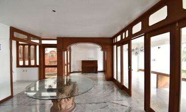 Se Renta casa en Colinas de San Javier