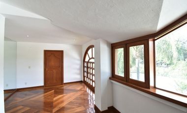 Se Renta casa en Colinas de San Javier