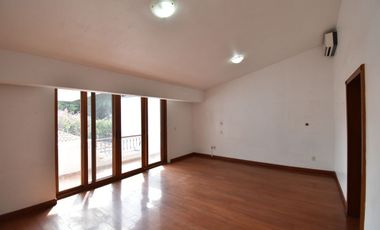 Se Renta casa en Colinas de San Javier