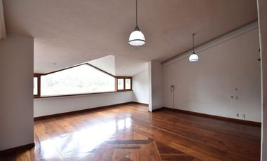 Se Renta casa en Colinas de San Javier