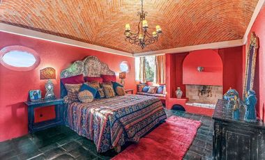 Venta de Casa con Casita en San Miguel: Guadiana – Vida de Lujo