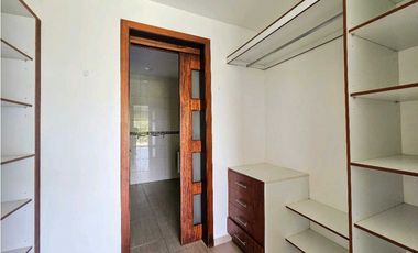 Alquilo casa  en Ciudad del Mar, amplia con 3 habitaciones, Manta