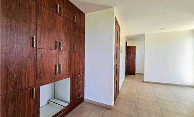 Alquilo casa  en Ciudad del Mar, amplia con 3 habitaciones, Manta