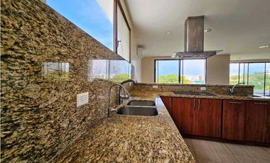 Alquilo casa  en Ciudad del Mar, amplia con 3 habitaciones, Manta