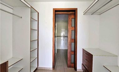 Alquilo casa  en Ciudad del Mar, amplia con 3 habitaciones, Manta