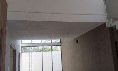 Casa en venta 3 recámaras una en PB  entrega inmediata en Cholull, Mérida