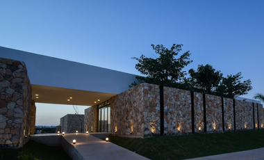 Casa en venta 3 recámaras una en PB  entrega inmediata en Cholull, Mérida