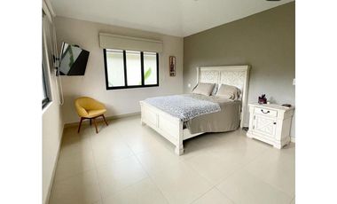 Alquiler de Casa semiamoblada en River Valley - Panamá Pacífico