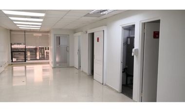 LOCAL / AVENIDA BALBOA / 78 M2 / SOBRE CALLE PRINCIPAL / VACIO