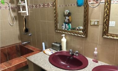 EL BOSQUE / CALLE EL CLAVEL / 300m2 / 4 HABITACIONES