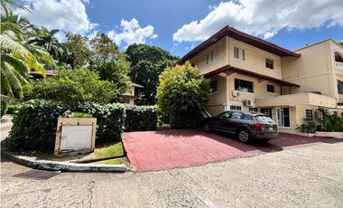 ALBROOK / CON PANELES SOLARES / 300m2 / 4 HABITACIONES / JARDIN