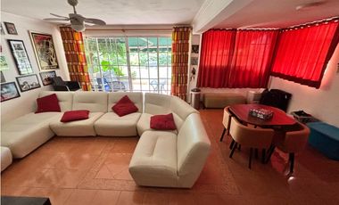 ALBROOK / CON PANELES SOLARES / 300m2 / 4 HABITACIONES / JARDIN