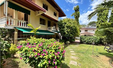 ALBROOK / CON PANELES SOLARES / 300m2 / 4 HABITACIONES / JARDIN
