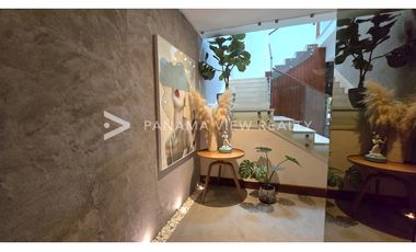 CRESCENT LANE / SANTA MARIA / VENTA