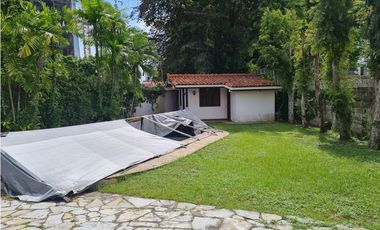 SE VENDE CASA CON AMPLIO TERRENO EN COCO DEL MAR