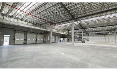 ALQUILER GALERAS TERMINADAS HASTA 12,496M2 M2 SOUTH PARK ZONA UNO