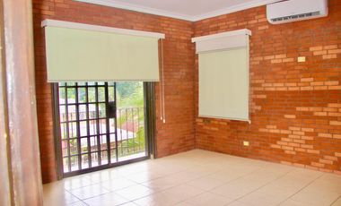 Se Vende Casa Unifamiliar de 2 Niveles en Villa de Las Fuentes