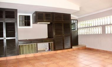 Se Vende Casa Unifamiliar de 2 Niveles en Villa de Las Fuentes