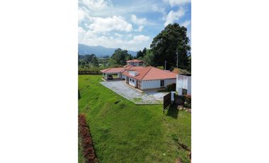 SE VENDE FINCA EN EL CARMEN DE VIBORAL CERCA A SAN ANTONIO Y CARMEN OP