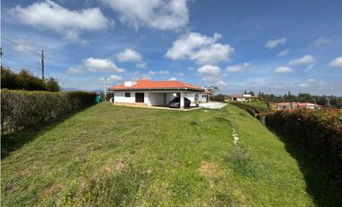 SE VENDE FINCA EN EL CARMEN DE VIBORAL CERCA A SAN ANTONIO Y CARMEN OP