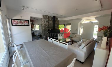 Casa en Venta - Zona Alamos - Vista al Golf - Calidad de Construcción