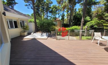 Casa en Venta - Zona Alamos - Vista al Golf - Calidad de Construcción