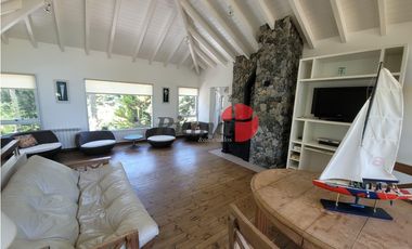 Casa en Venta - Zona Alamos - Vista al Golf - Calidad de Construcción