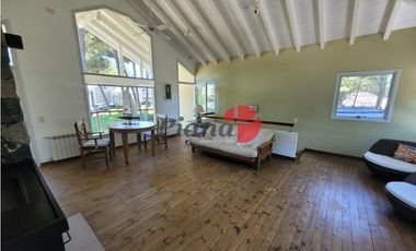 Casa en Venta - Zona Alamos - Vista al Golf - Calidad de Construcción