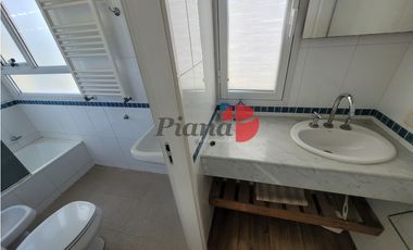 Casa en Venta - Zona Alamos - Vista al Golf - Calidad de Construcción