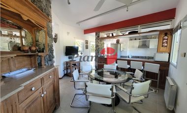 Casa en Venta - Zona Alamos - Vista al Golf - Calidad de Construcción