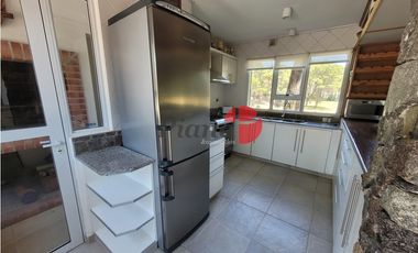 Casa en Venta - Zona Alamos - Vista al Golf - Calidad de Construcción