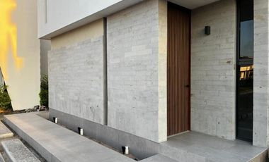 CASA NUEVA EN VENTA EN CONDOMINIO LAS PLAZAS AL NORTE DE AGUASCALIENTES