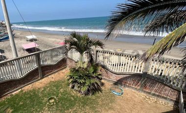 VENTA EXCLUSIVA CASA DE PLAYA AMPLIA Y ELEGANTE