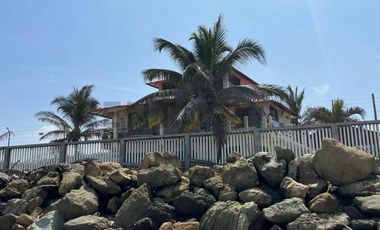 VENTA EXCLUSIVA CASA DE PLAYA AMPLIA Y ELEGANTE