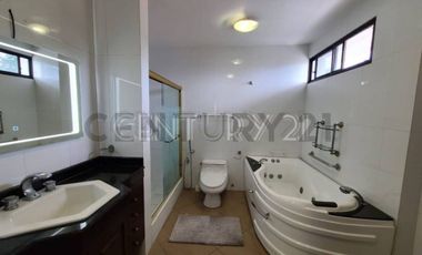 Alquiler Casa de Lujo con Piscina en Urbanización Biblos, Samborondón