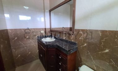 Alquiler Casa de Lujo con Piscina en Urbanización Biblos, Samborondón