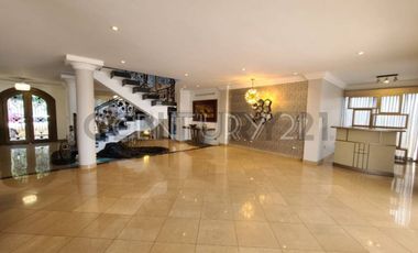 Alquiler Casa de Lujo con Piscina en Urbanización Biblos, Samborondón