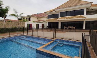 Alquiler Casa de Lujo con Piscina en Urbanización Biblos, Samborondón