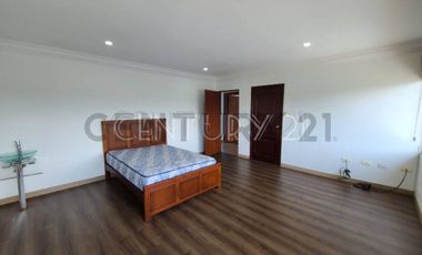 Alquiler Casa de Lujo con Piscina en Urbanización Biblos, Samborondón