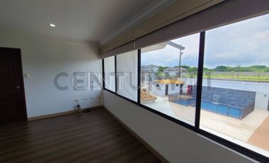 Alquiler Casa de Lujo con Piscina en Urbanización Biblos, Samborondón