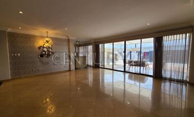 Alquiler Casa de Lujo con Piscina en Urbanización Biblos, Samborondón