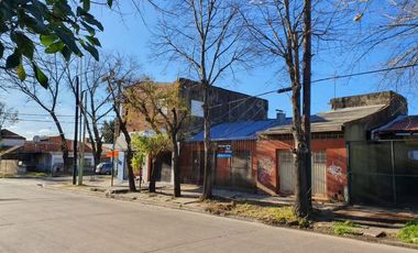 Casa en venta - 1 Dormitorio 1 Baño 1 Local 1 Deposito - 360Mts2 - Lomas de Zamora