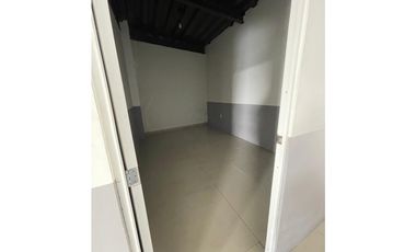 RENTA DE EDIFICIO EN AV LAS TORRES CASI ESQ CON AV TECNOLÓGICO