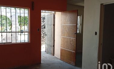 CASA EN VENTA EN FRACC CUMBRES DEL DEPORTE, DELICIAS CHIH