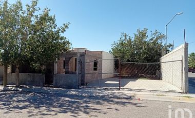 CASA EN VENTA EN FRACC CUMBRES DEL DEPORTE, DELICIAS CHIH